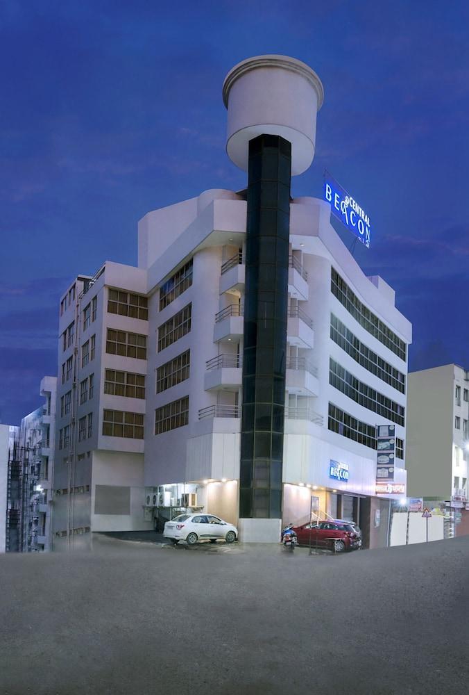 Central Beacon Hotel Сурат Экстерьер фото