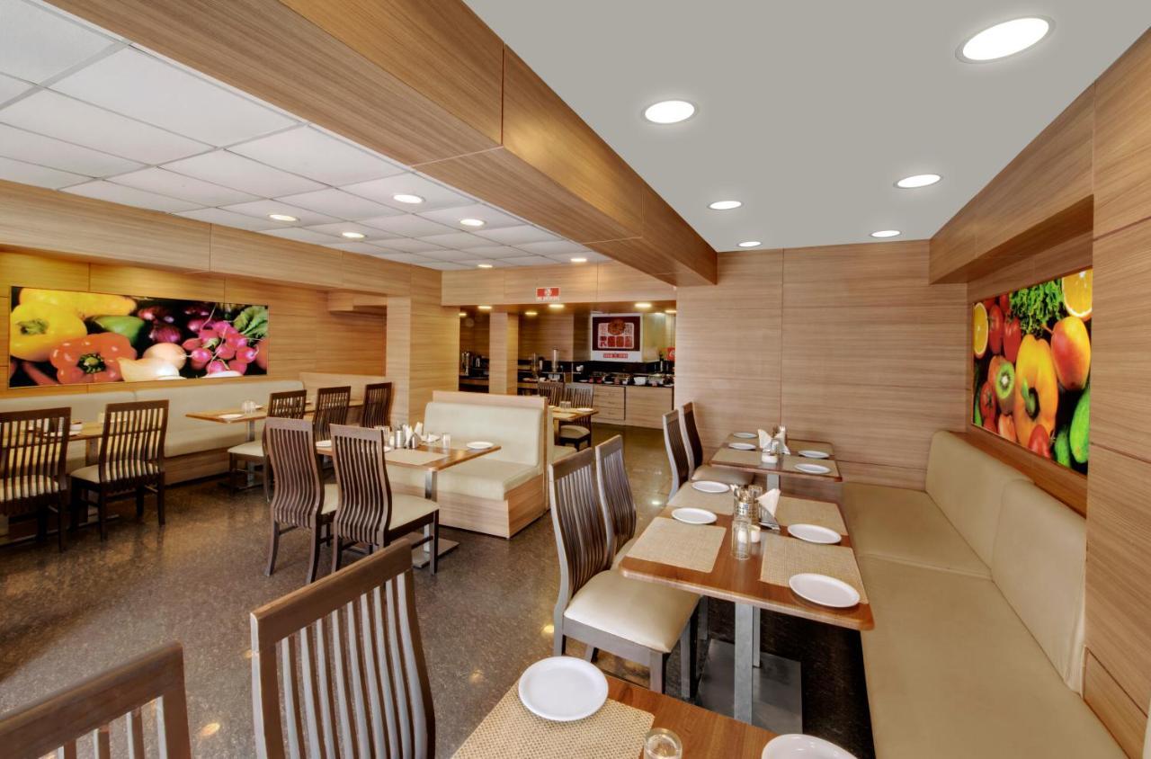 Central Beacon Hotel Сурат Экстерьер фото
